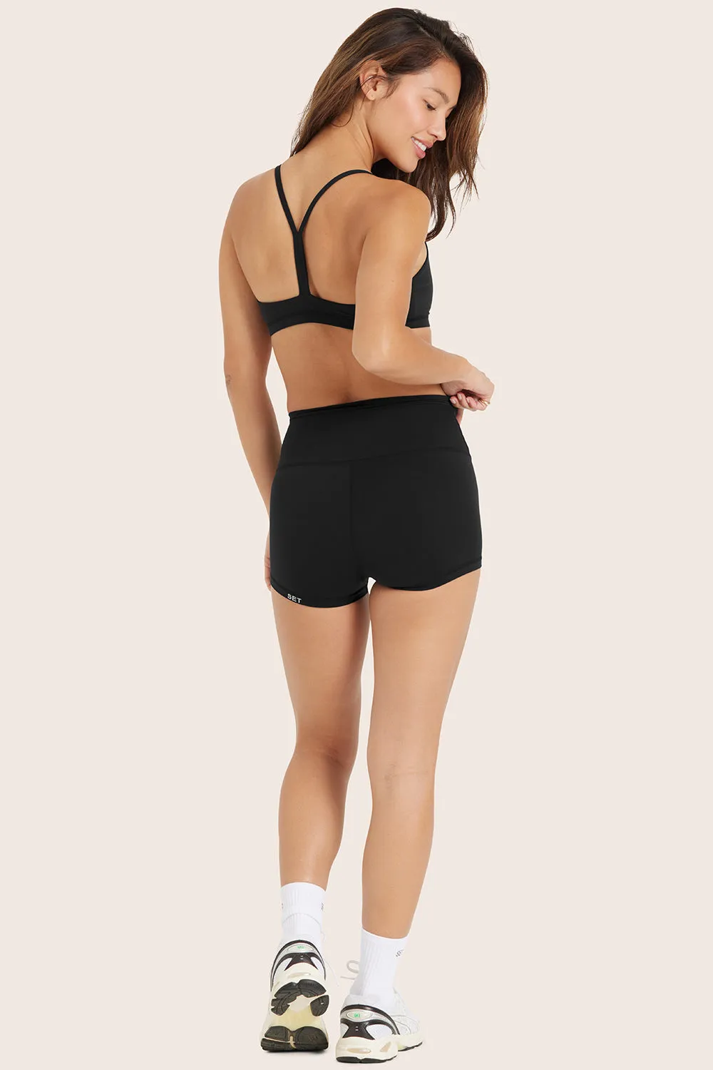 AIRLUXE™ BREATHE MINI SHORTS - ONYX