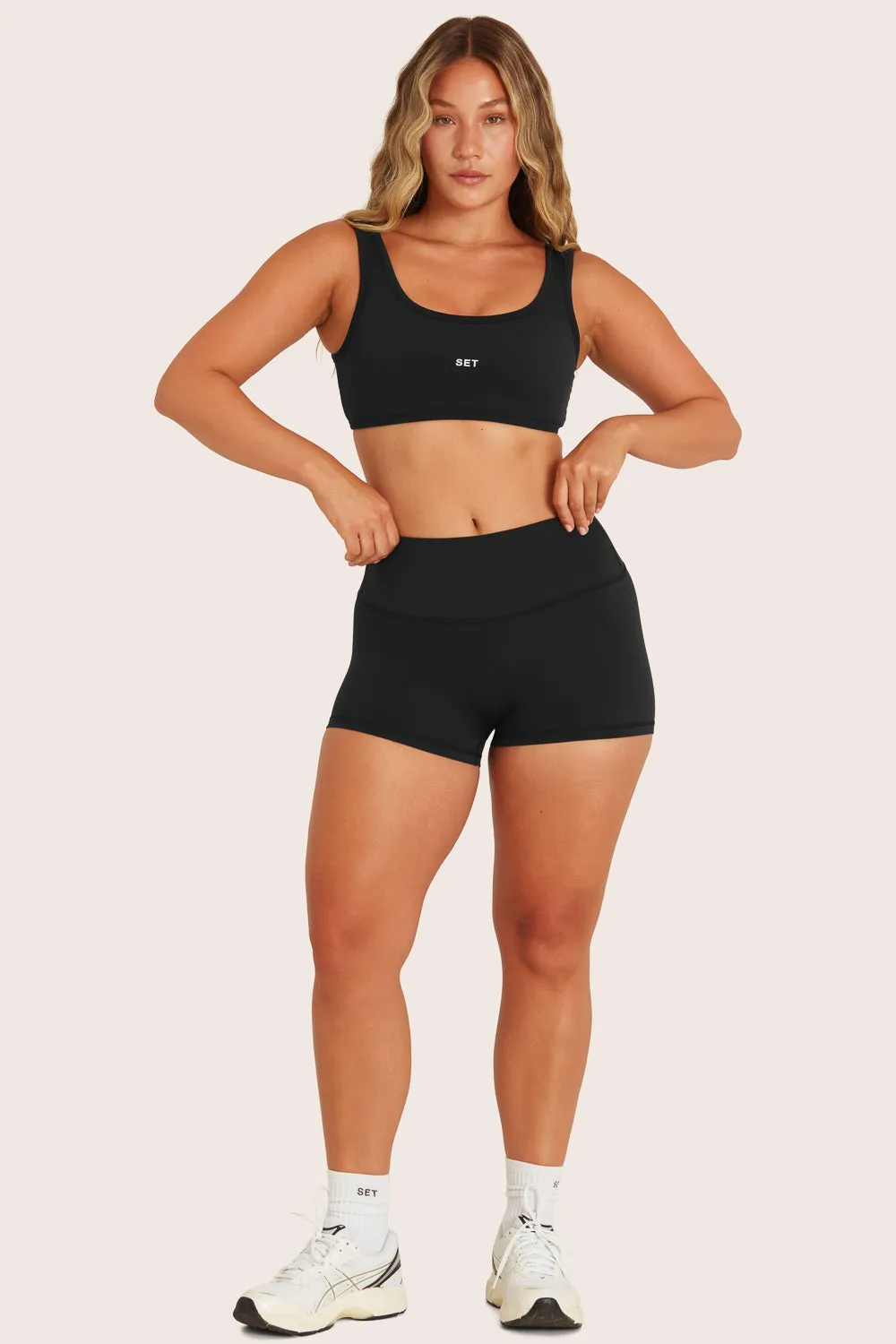 AIRLUXE™ BREATHE MINI SHORTS - ONYX