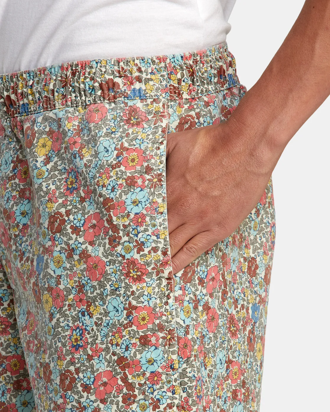 Escape Print 17" Shorts - Natural Multi