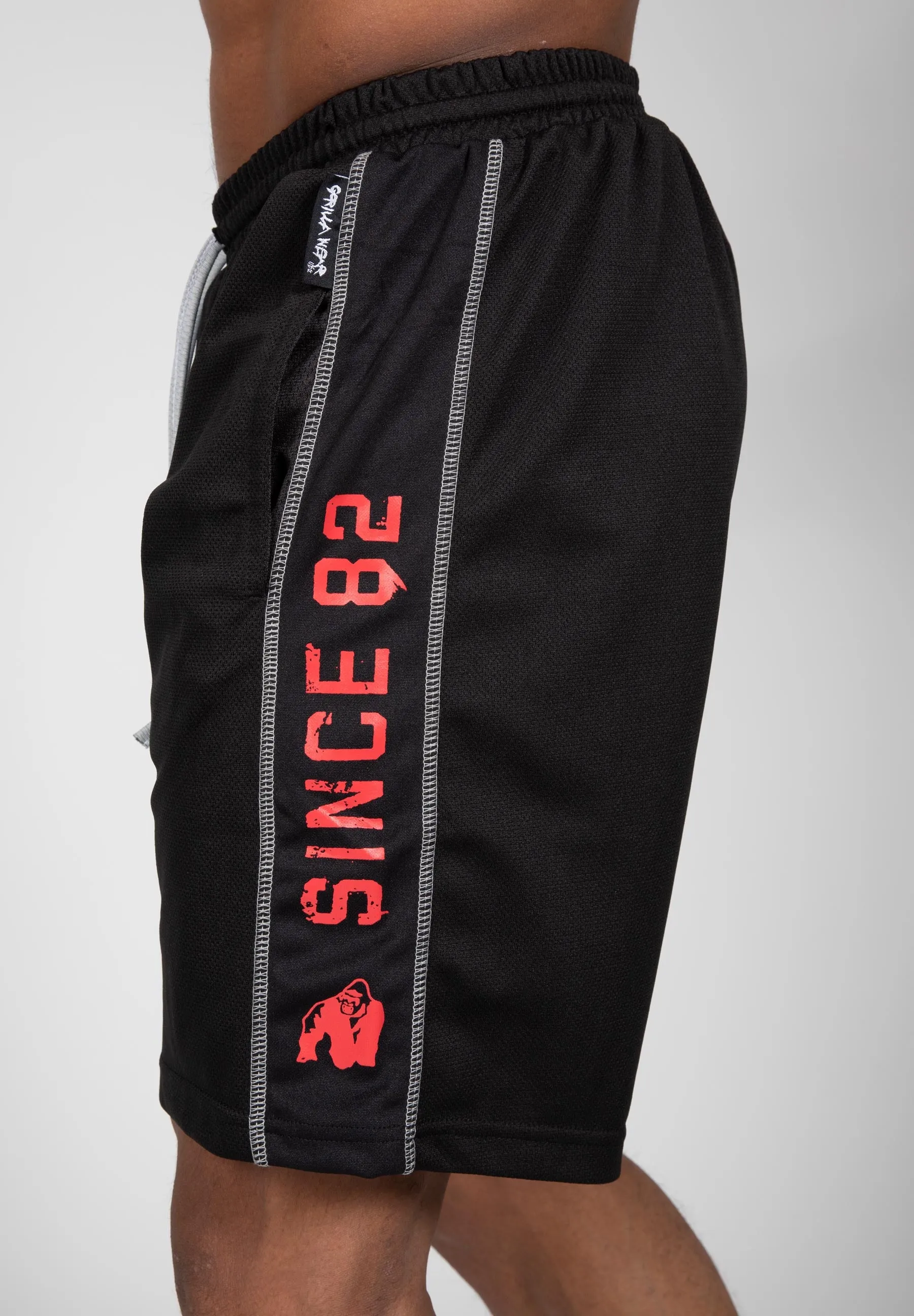 Functional Mesh Shorts - Black/Red