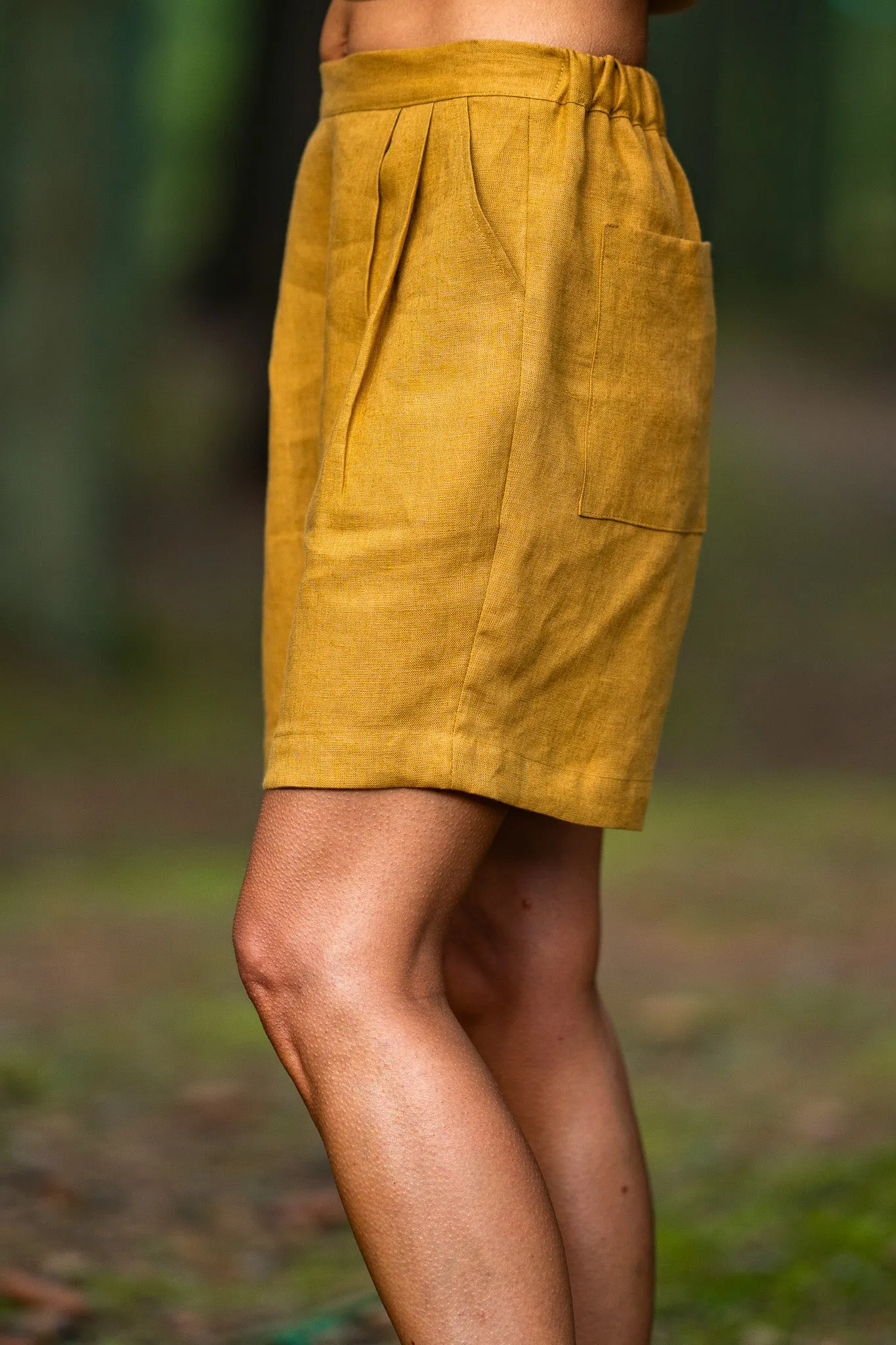 Linen Pleated Shorts BERGEN In Amber Yellow