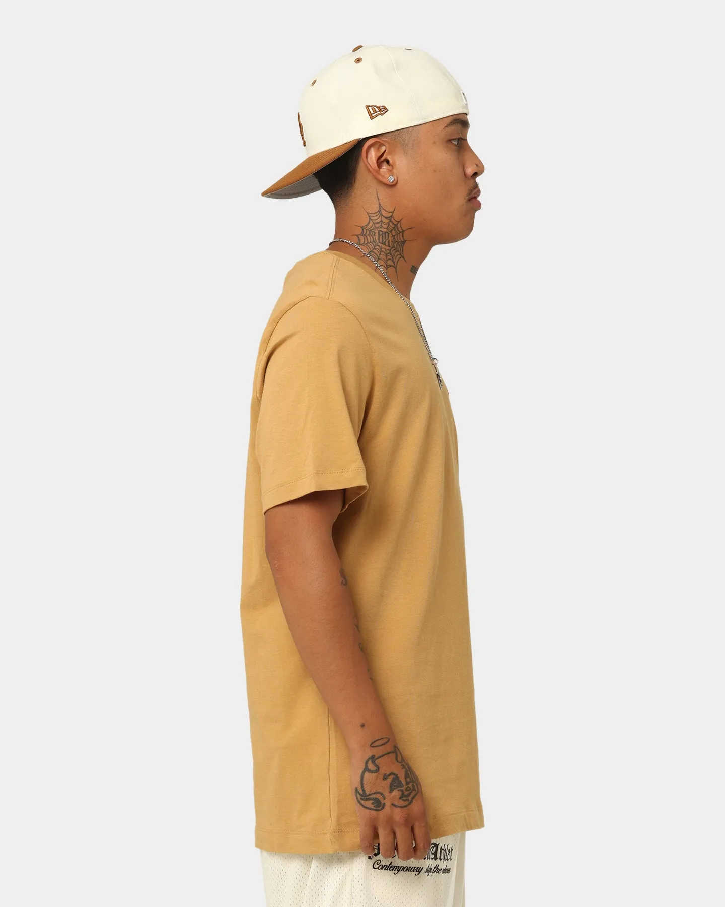 Nike Nike Sportswear Club T-Shirt Elemental Gold