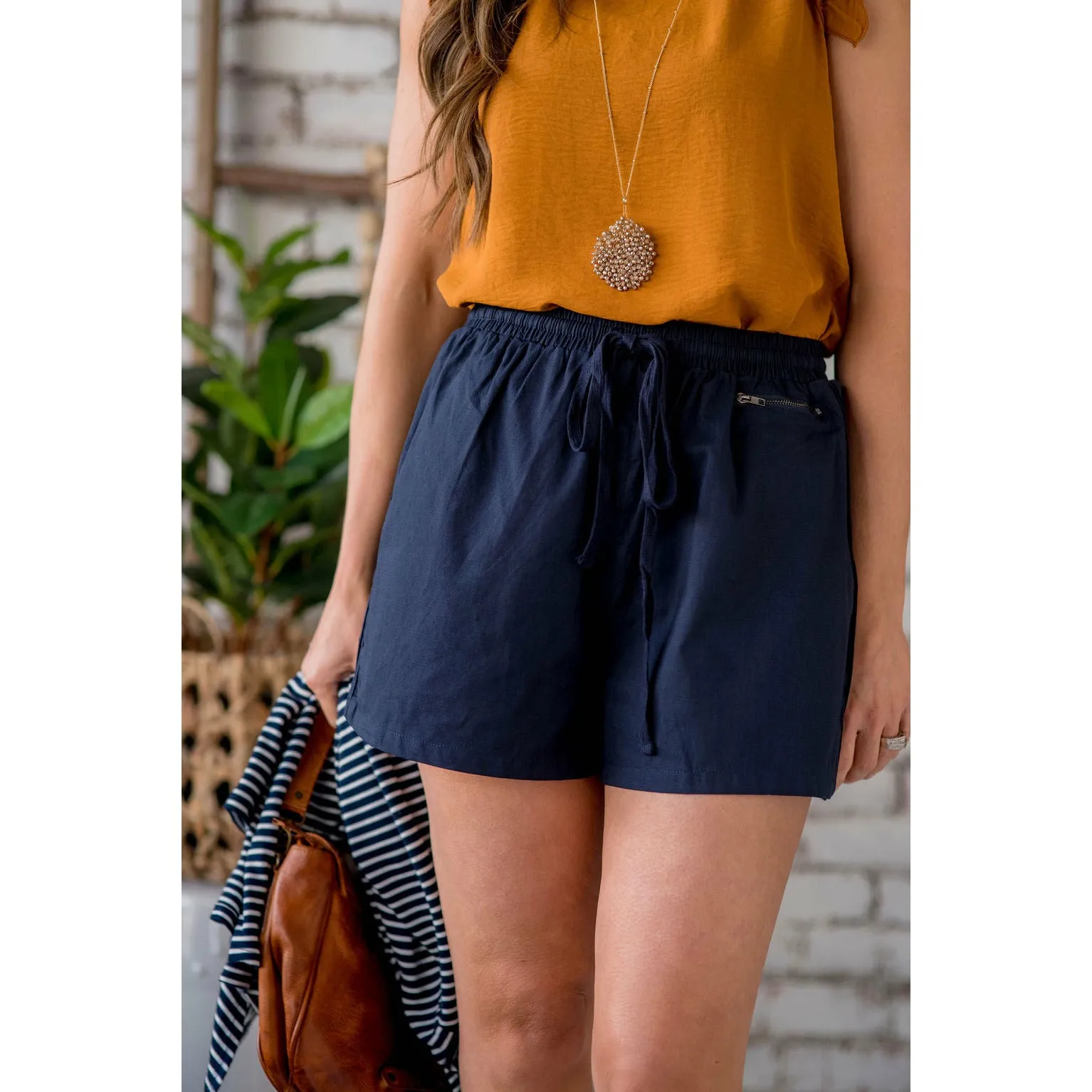 Relaxed Zipper Accent Shorts