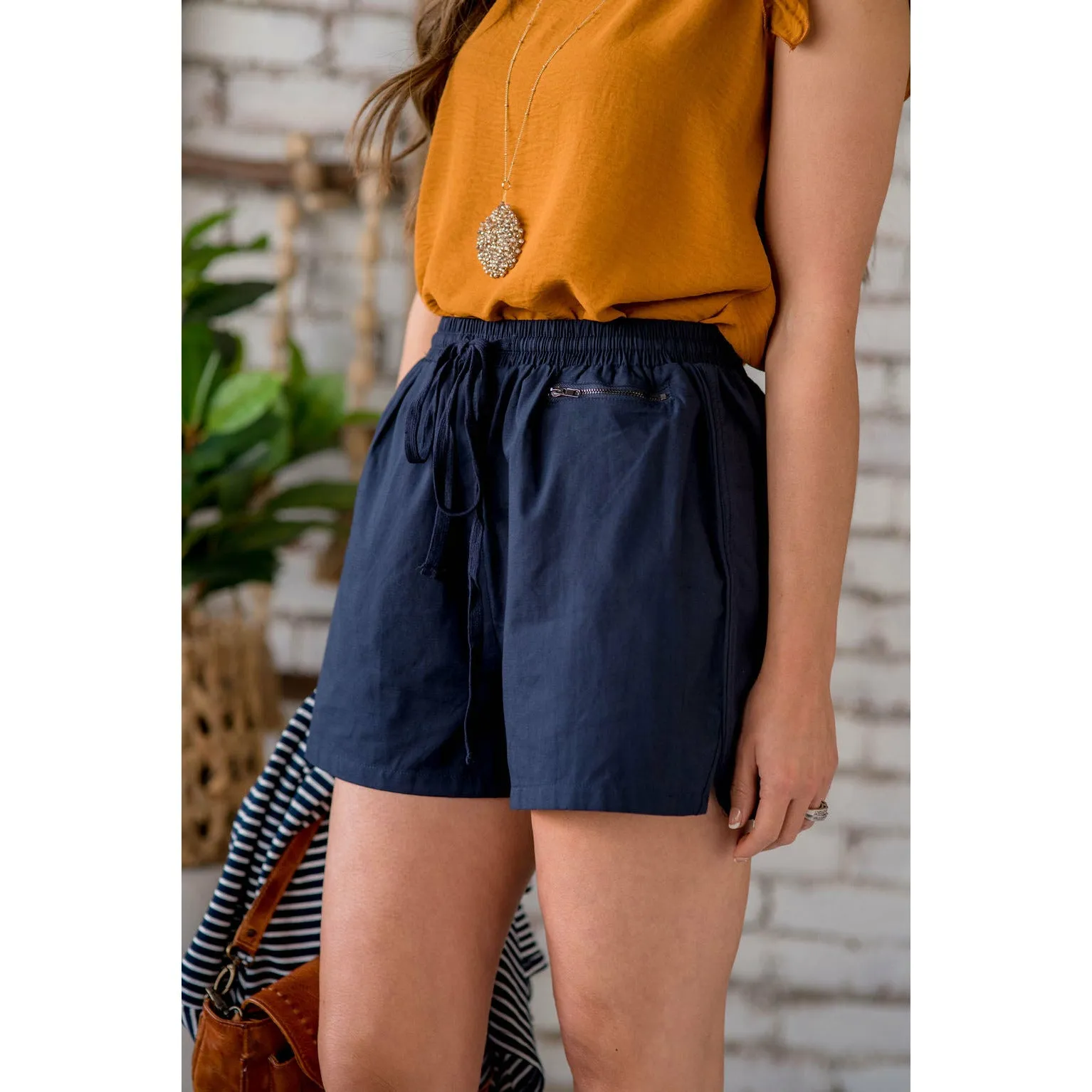 Relaxed Zipper Accent Shorts