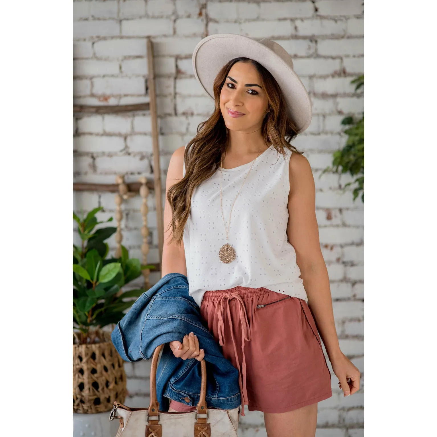 Relaxed Zipper Accent Shorts